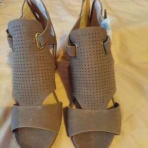 Brand New Without Tags, Market &Spruce Wedge Sandals, With Zip-up Back, Size 7.5
